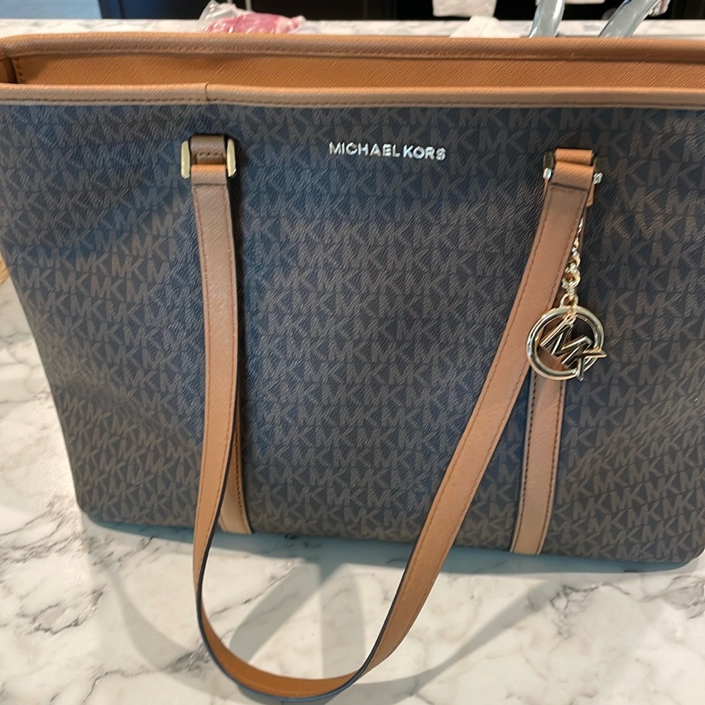 Micheal Kors Temple Large Logo Tote